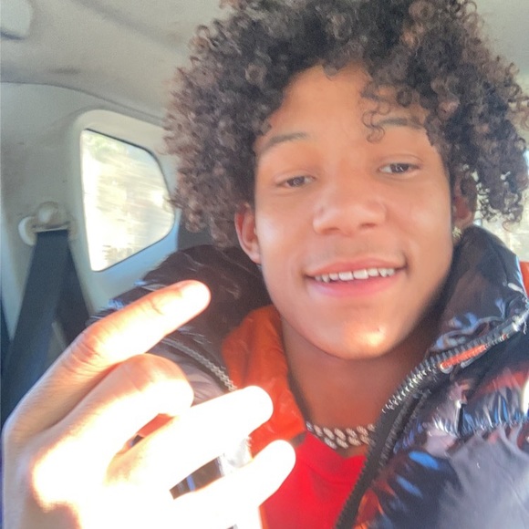 Meet your Posher, Gordon - Picture 1 of 1